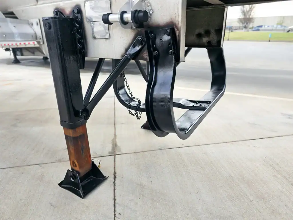 Used Walker food grade tanker trailer landing gear
