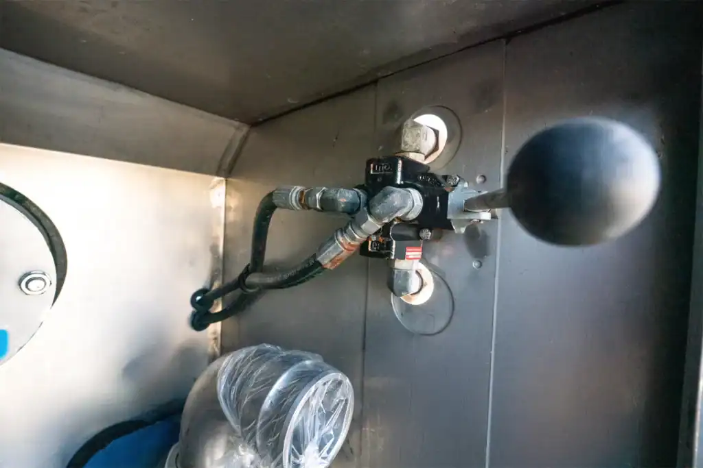 Used Walker food grade tanker trailer sugar cabinet lever