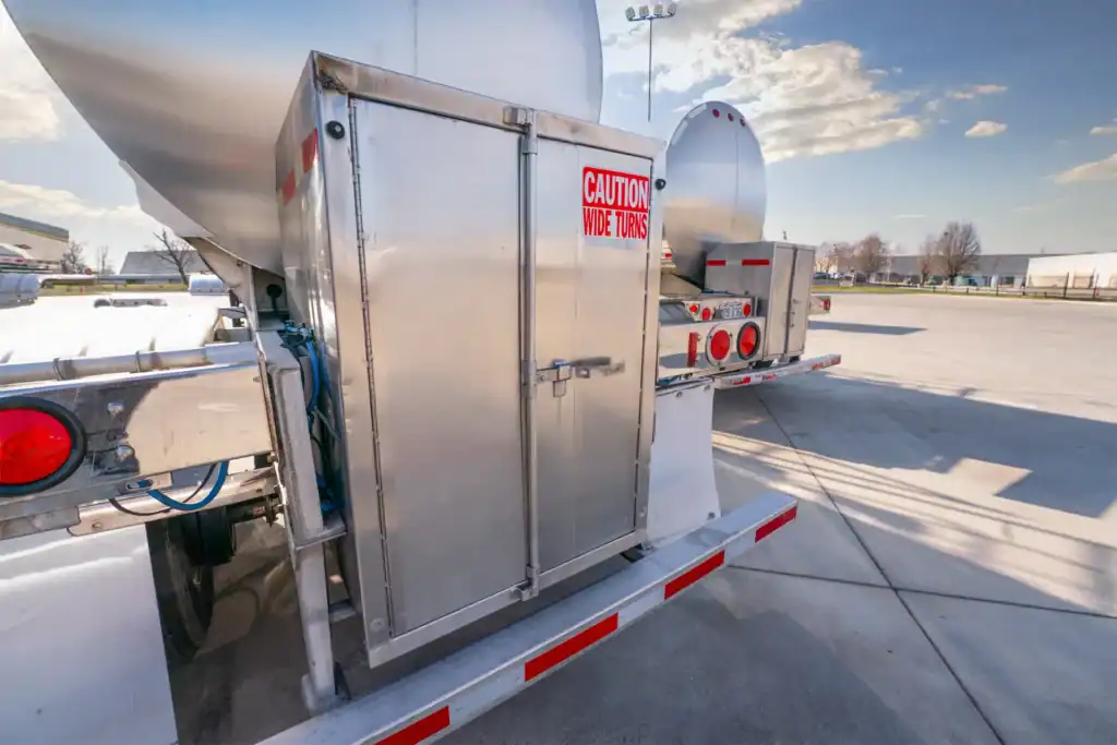 Used Walker food grade tanker trailer sugar cabinet