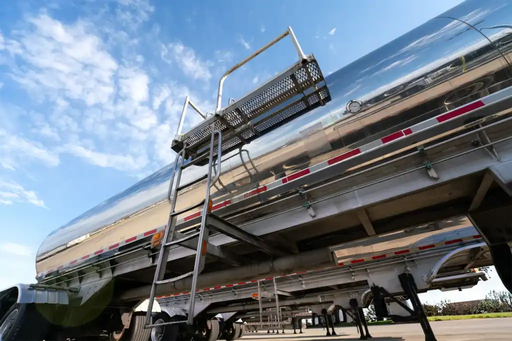 Used Walker food grade tanker trailer ladder