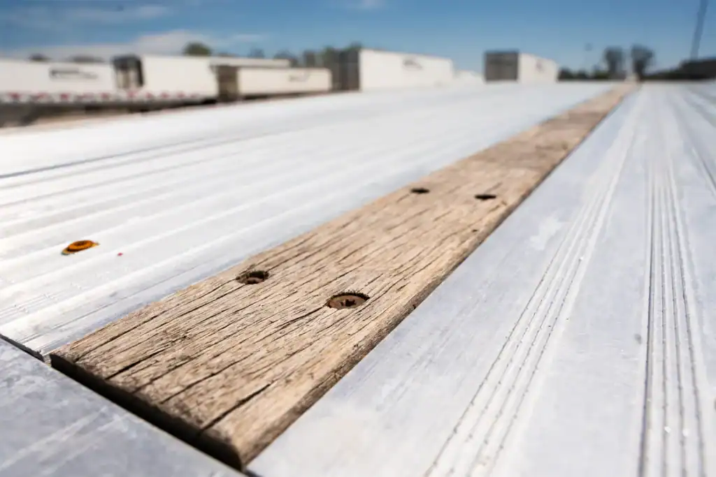 used reitnouer all aluminum flatbed semi trailer nailer strip