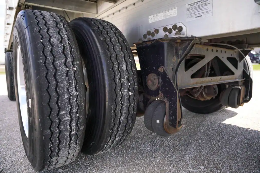 Used Reitnouer Flatbed Semi Trailer with Dual Tires