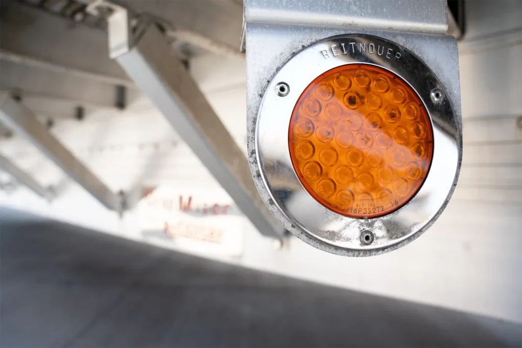 Used Reitnouer All Aluminum Stepdeck Semi Trailers with LED light package