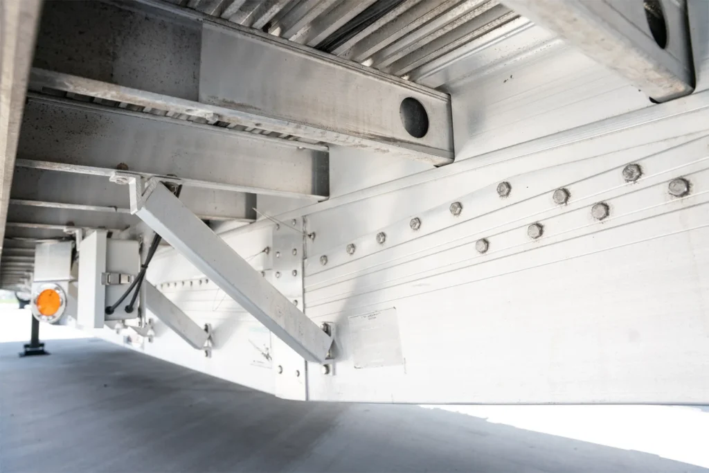 Used Reitnouer All Aluminum Stepdeck Semi Trailers are all aluminum construction