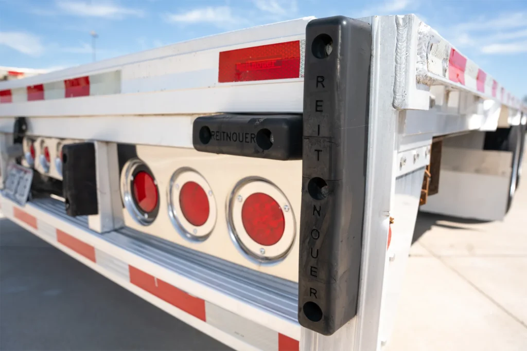 Used Reitnouer All Aluminum Stepdeck Semi Trailers with LED light package