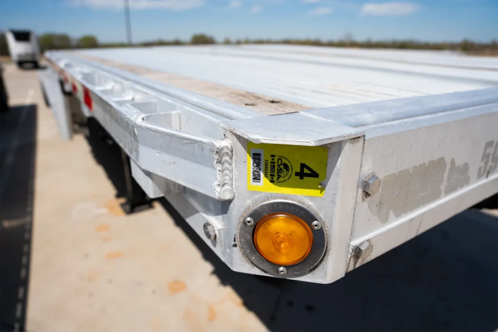 Used Reitnouer All Aluminum Stepdeck Semi Trailers with LED light package