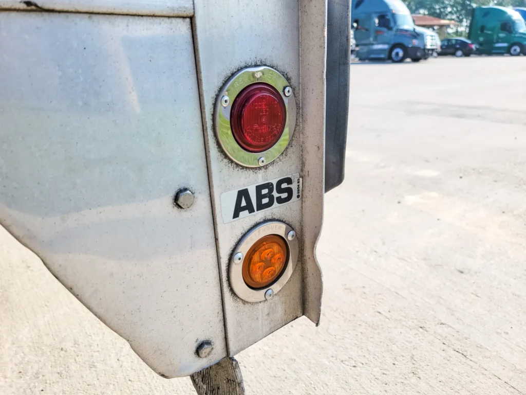 used-stepdeck-semi-trailers-ABS-System